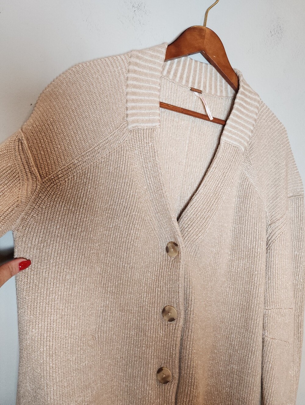 Free People Beige Button V-neck Knit Sweater Cardigan Pockets Small Oversized - Picture 10 of 16